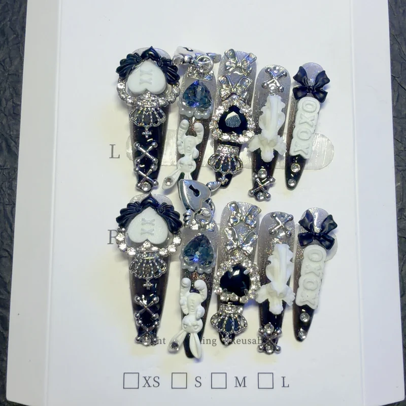 Dekorative 3D Nagelkunst Clips