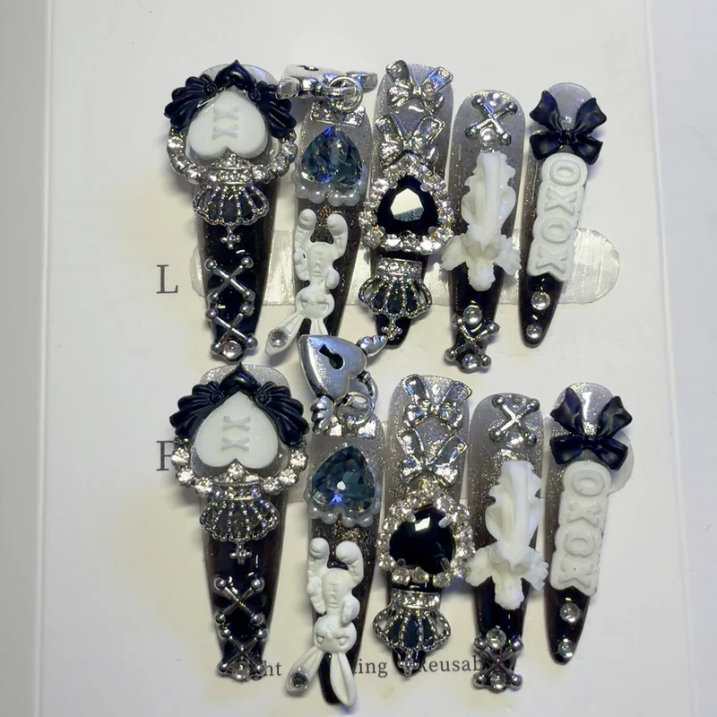 Dekorative 3D Nagelkunst Clips