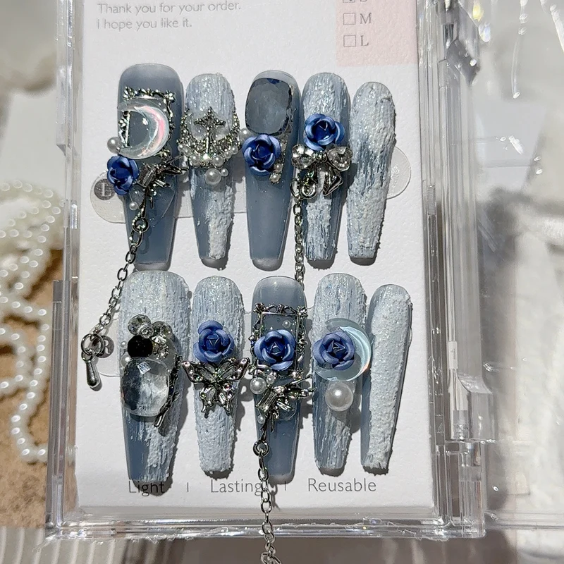 Elegantes dekoratives Press-On-Nagelkunstset