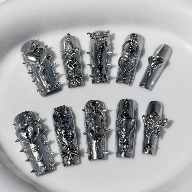 Gothic-inspiriertes metallisches Nagelkunstset
