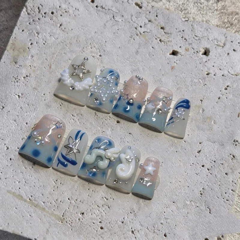 Dekoratives thematisches Press-On Nail Art Set