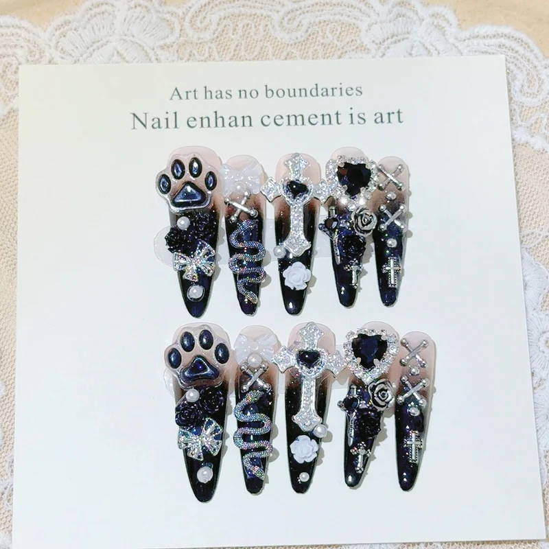 Dekorative Nagelkunst