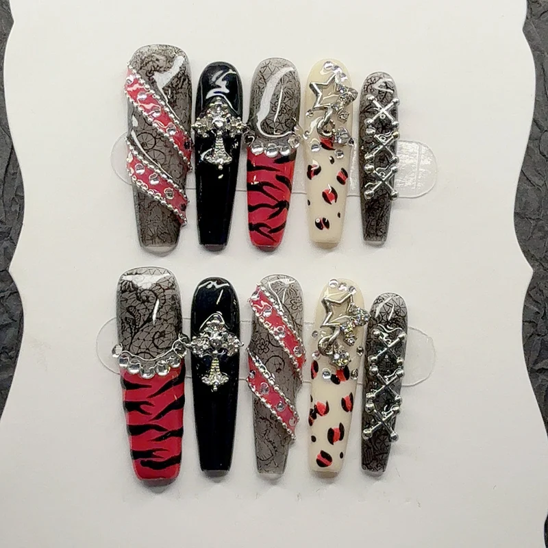 Dekorative Nagelkunst