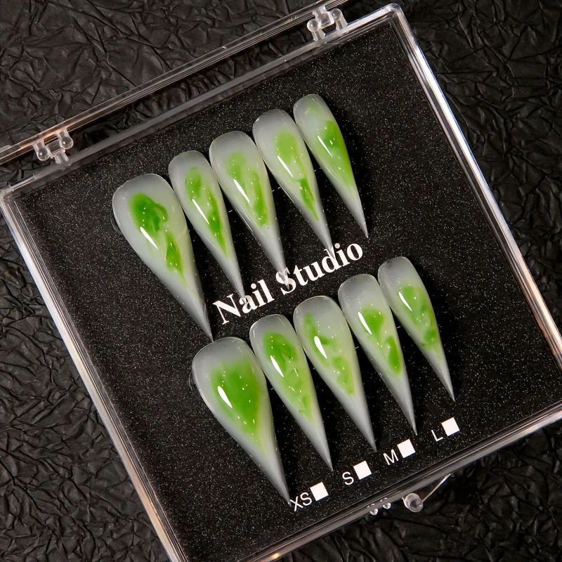 Stiletto Press-On Nagelset mit einzigartigem Marmor Design