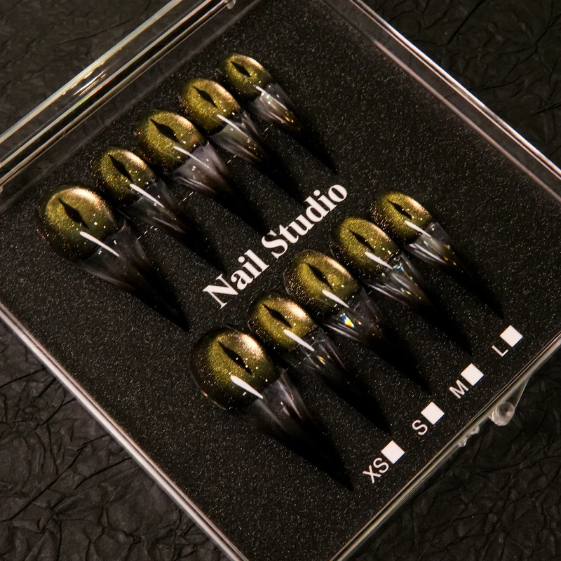 Stiletto Press-On Nail Set mit Metallic-Finish