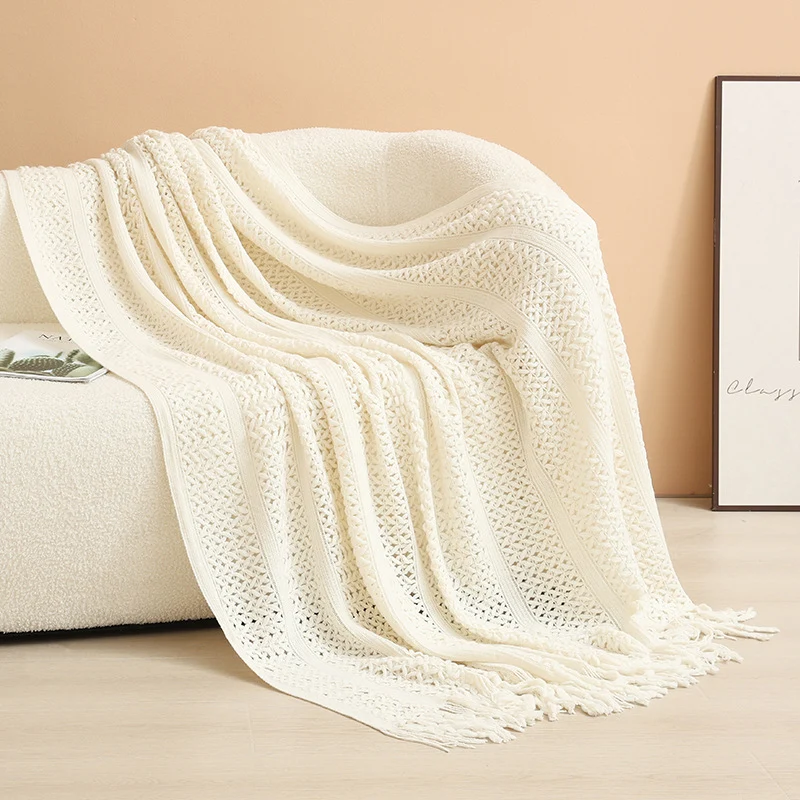 Strukturierte Strickwurfdecke