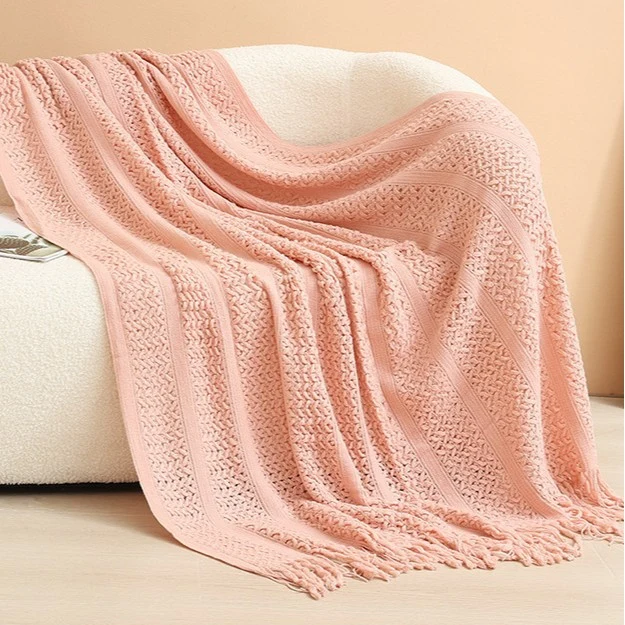 Strukturierte Strickwurfdecke