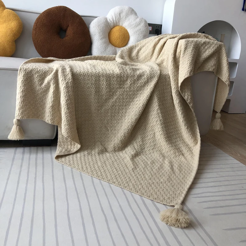 Strukturierte Strickwurfdecke