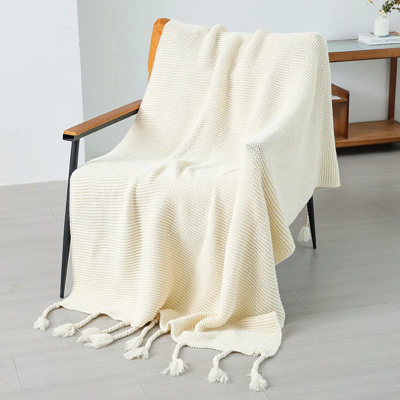 Strukturierte Strickwurfdecke