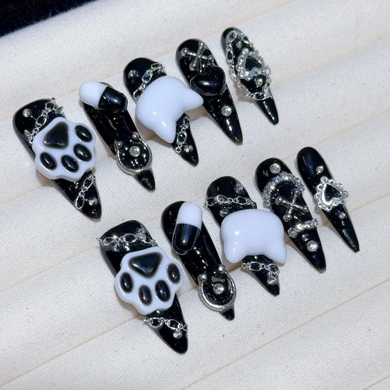 Glamouröse dekorative Nagelverzierungen