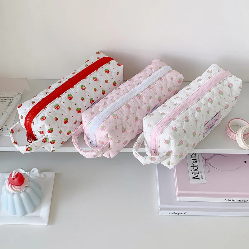 Gepolsterte Beeren-Themen Stiftetasche