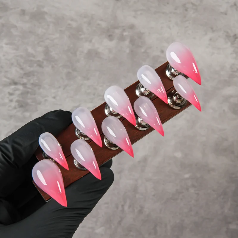 Stiletto Press-On Nagelset mit Verlaufdesign