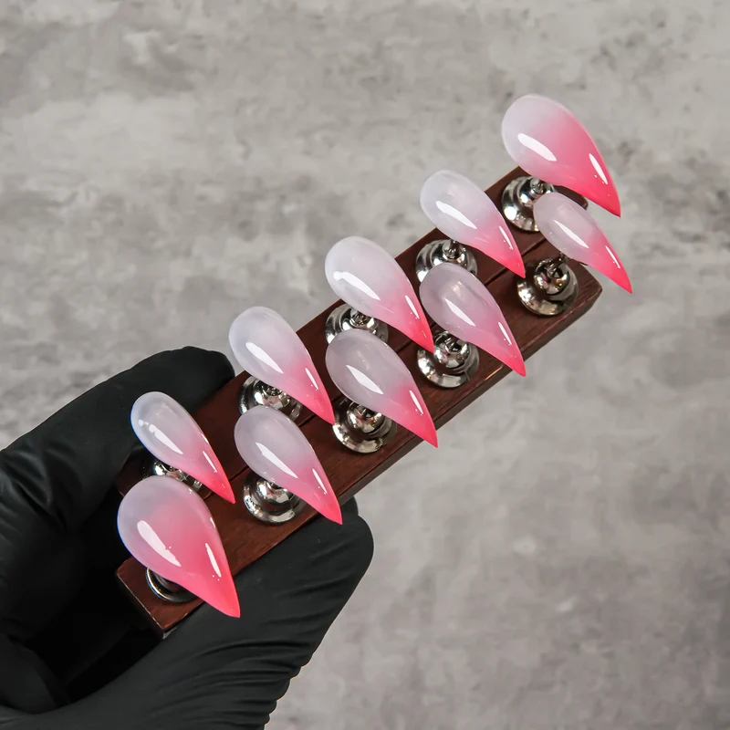 Stiletto Press-On Nagelset mit Verlaufdesign