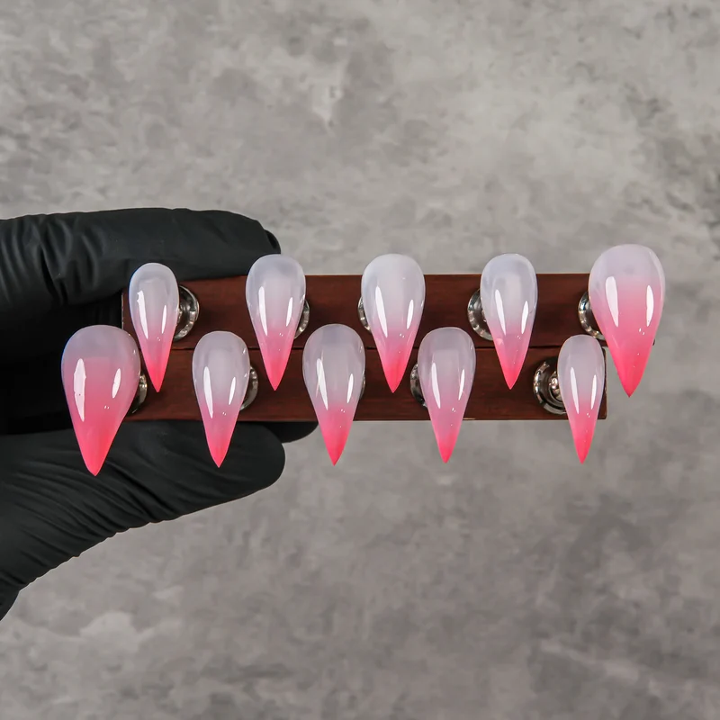 Stiletto Press-On Nagelset mit Verlaufdesign