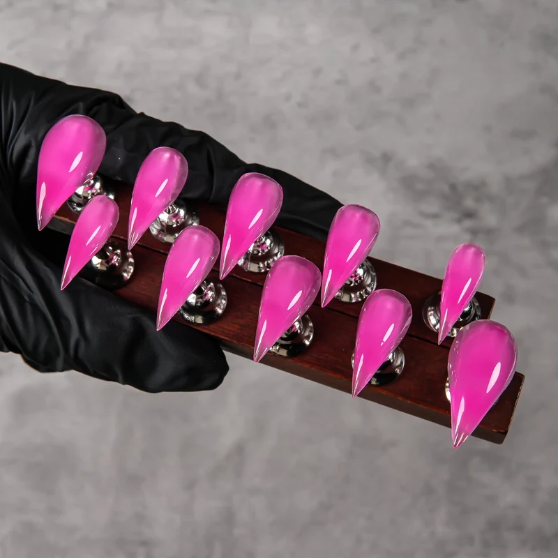 Stiletto Press-On Nail Set mit glänzendem Finish