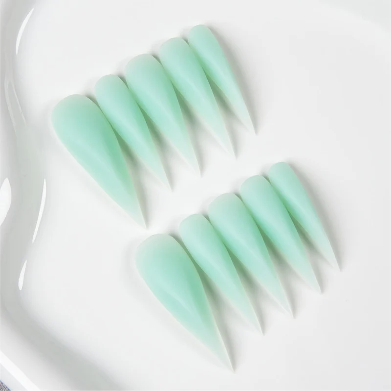 Stiletto Press-On Nail Set mit glänzender Oberfläche 1791255100