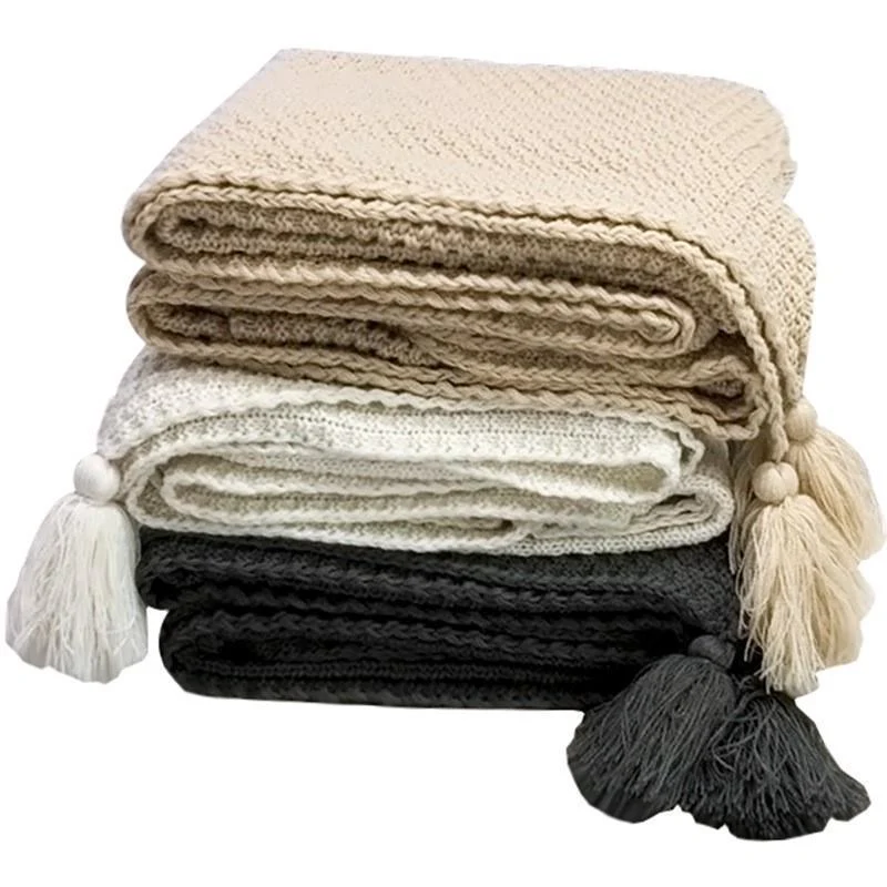 Strukturierte Strickwurfdecke