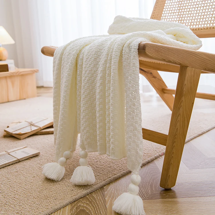 Weiches strukturiertes Strickwurfdecke