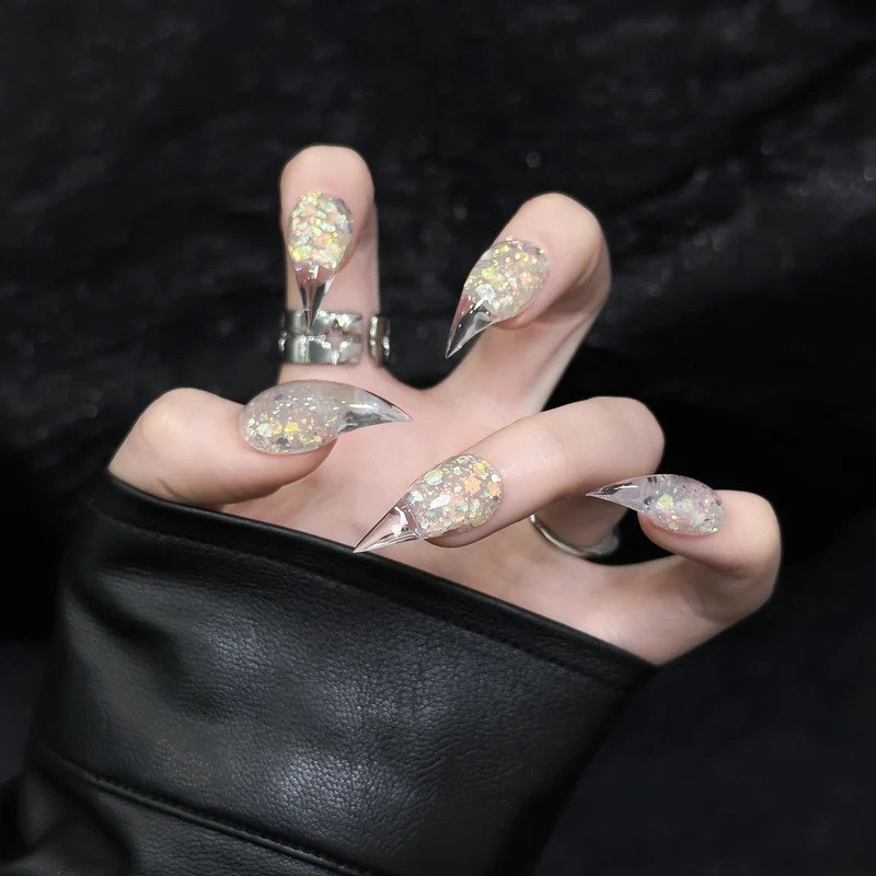 Stiletto Press-On Nagelset mit Glitter- und Ombre-Finish