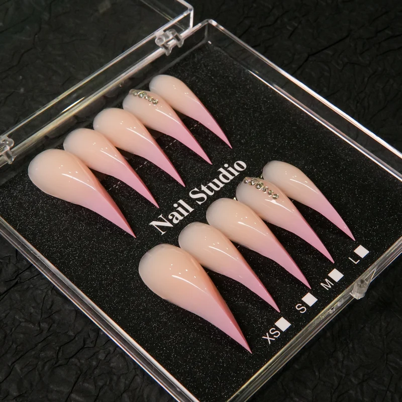 Stiletto Press-On Nagelverstärkungen mit Strassakzenten