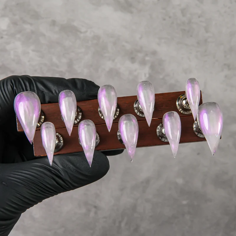 Stiletto Press-On Nagelverstärkungen mit Edelsteinakzenten