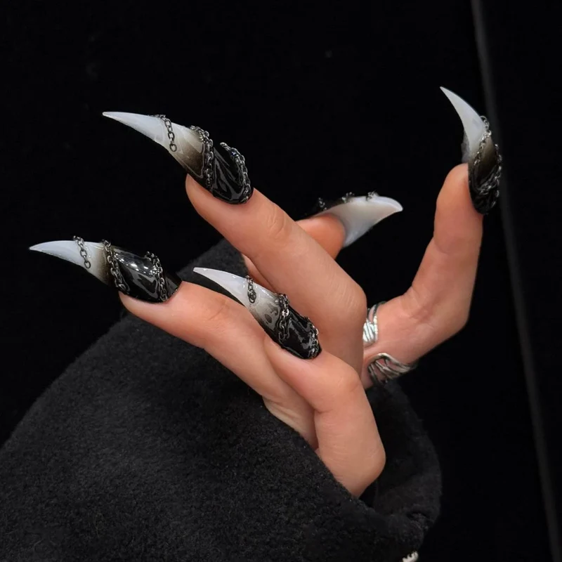 Stiletto Press-On Nagelverstärkungen mit Edelsteinakzenten