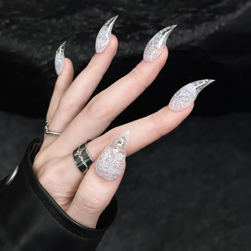 Stiletto Press-On Nagelverstärkungen mit Edelsteinakzenten