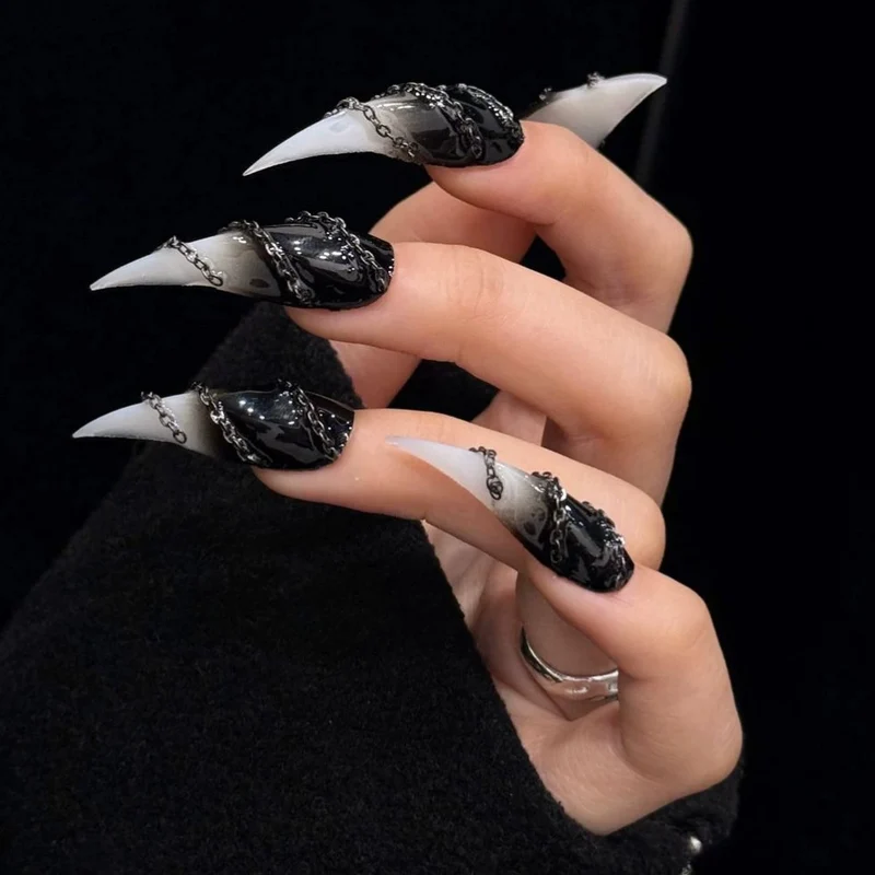 Stiletto Press-On Nagelverstärkungen mit Edelsteinakzenten