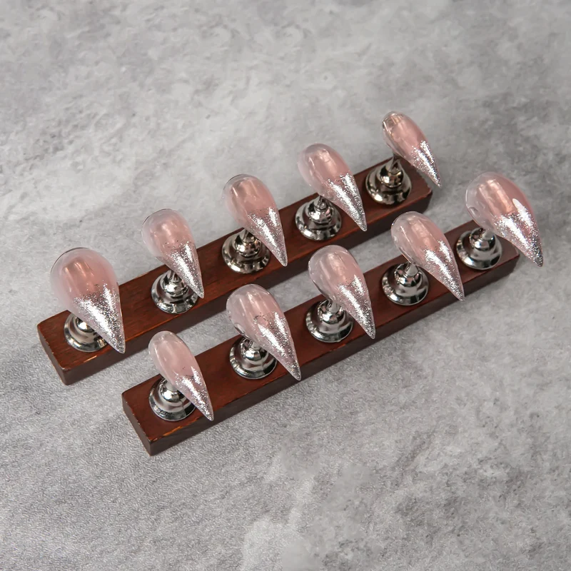 Stiletto Press-On Nagelverstärkungen mit Edelsteinakzenten