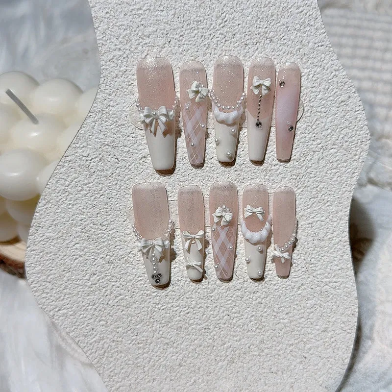 Elegantes Press-On-Nagelkunst-Set