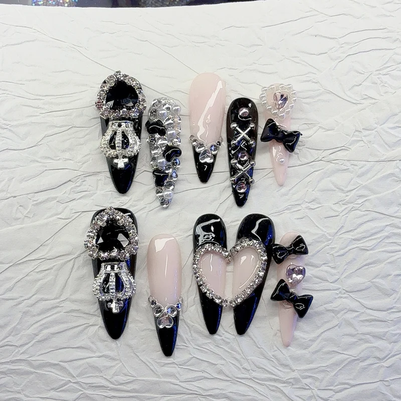 Elegantes aufwendiges Press-On Nagelkunst Set