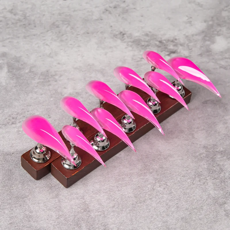 Scharfe Stiletto Press-On Nagelverlängerungen