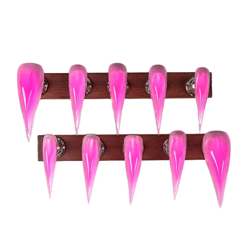 Scharfe Stiletto Press-On Nagelverlängerungen