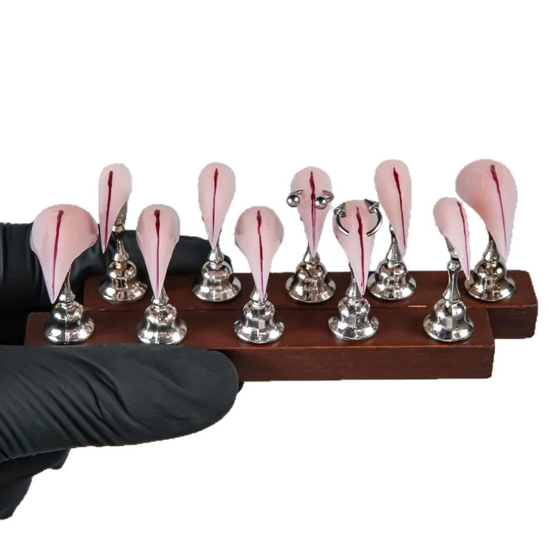 Scharfe Stiletto Press-On Nagelverbesserungen