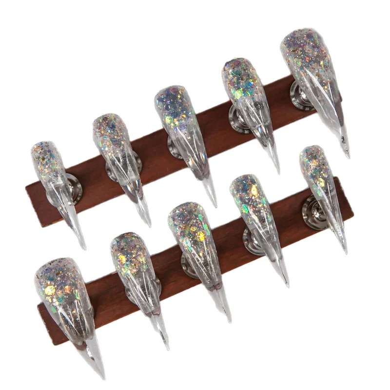 Skulptierte Stiletto Press-On Nagelspitzen