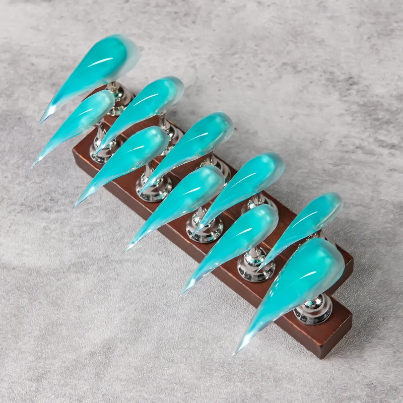 Skulptierte Stiletto Press-On Nagelverstärkungen