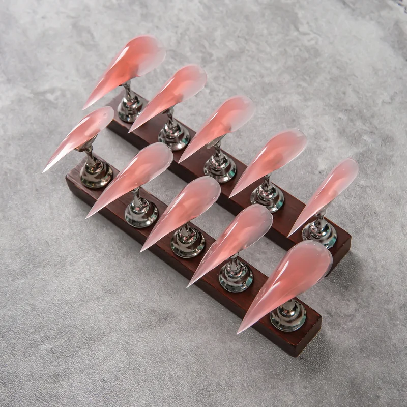 Skulptierte Stiletto-Nagelspitzen