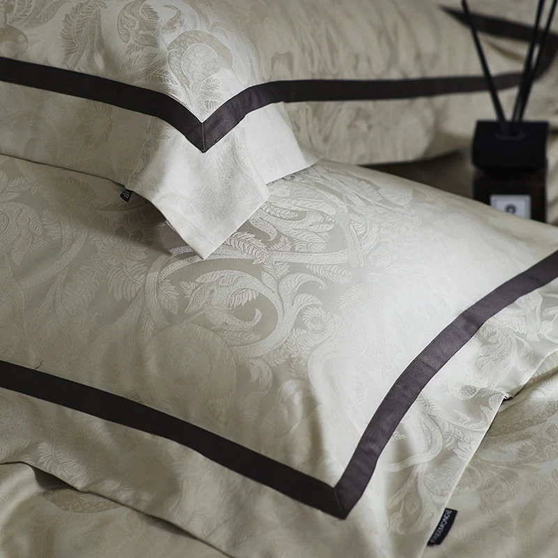 Luxuriöses Satin-Bettwäsche-Set mit Jacquard-Blumenmuster und verdecktem Reißverschluss