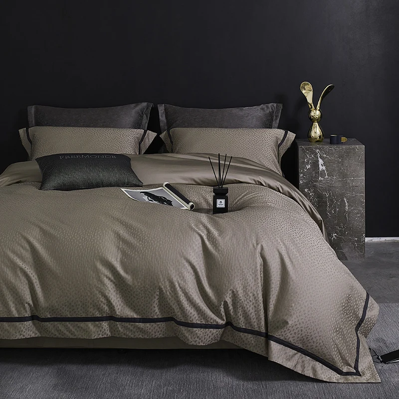 Luxuriöses Satin-Bettwäsche-Set mit Jacquard-Blumenmuster und verdecktem Reißverschluss
