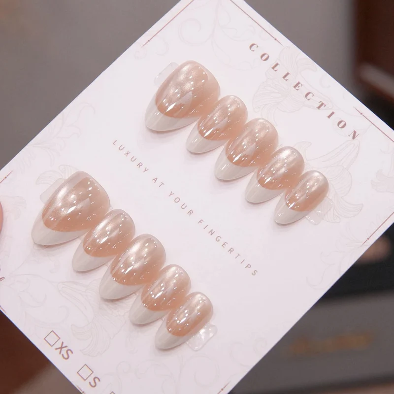 Premium Glänzende Nagelspitzen