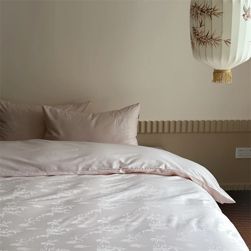 Luxuriöses Baumwollsatin-Bettwäscheset mit feinem Jacquard-Blumenrelief und seidigem Finish