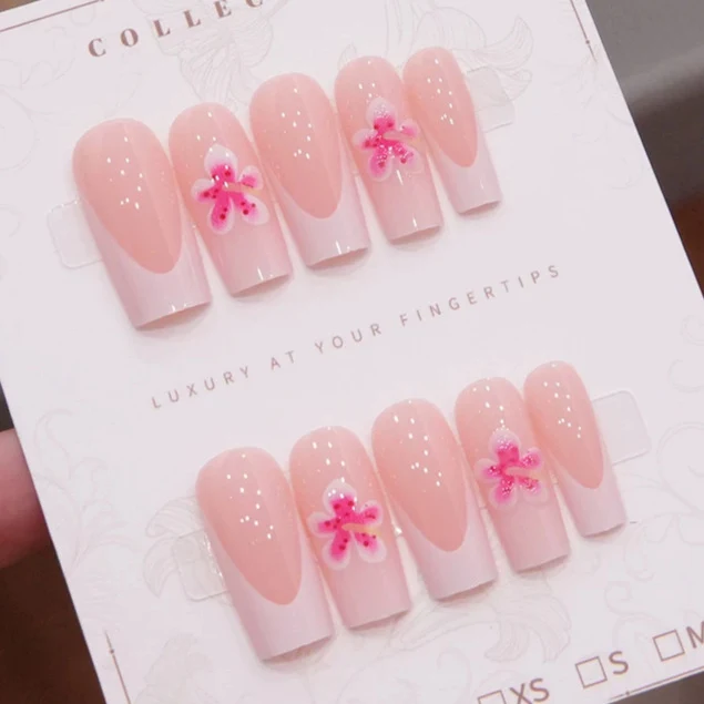 Luxuriöses florales Press-On-Nagelset