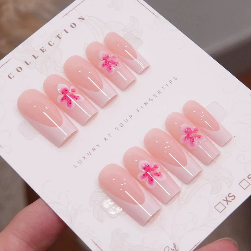Luxuriöses florales Press-On-Nagelset