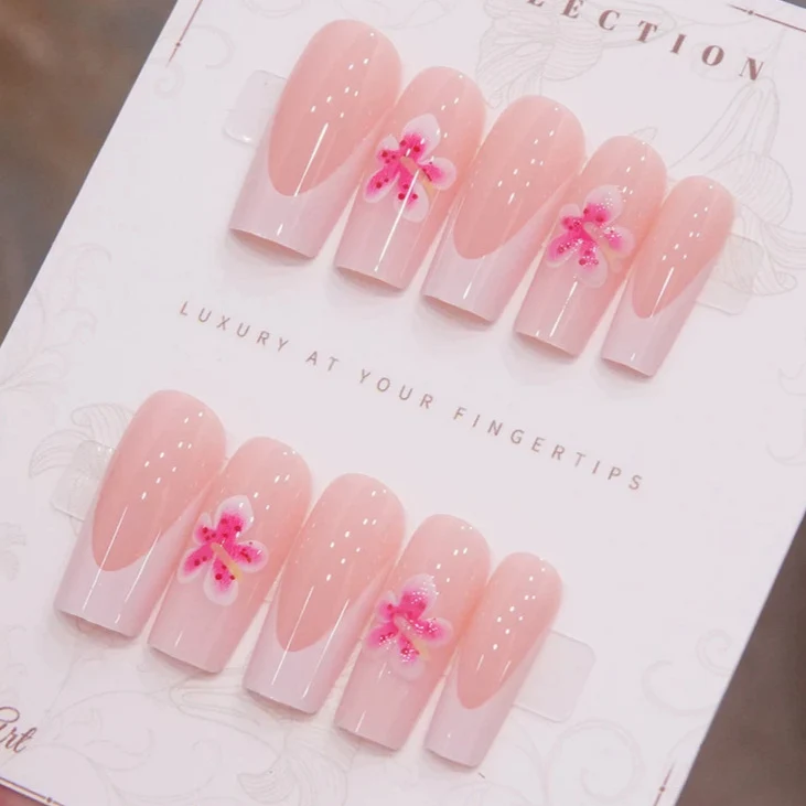 Luxuriöses florales Press-On-Nagelset