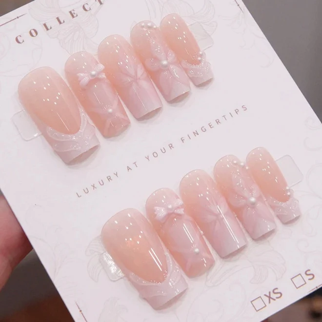 Luxuriöse dekorative Nagelspitzen
