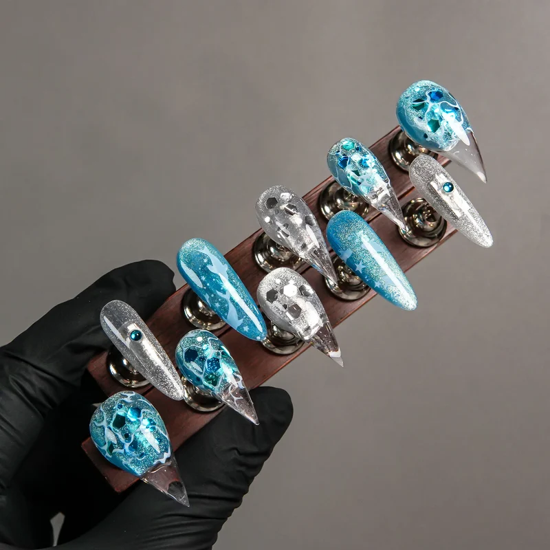 Luxuriöses künstlerisches Stiletto Press-On-Nagelset