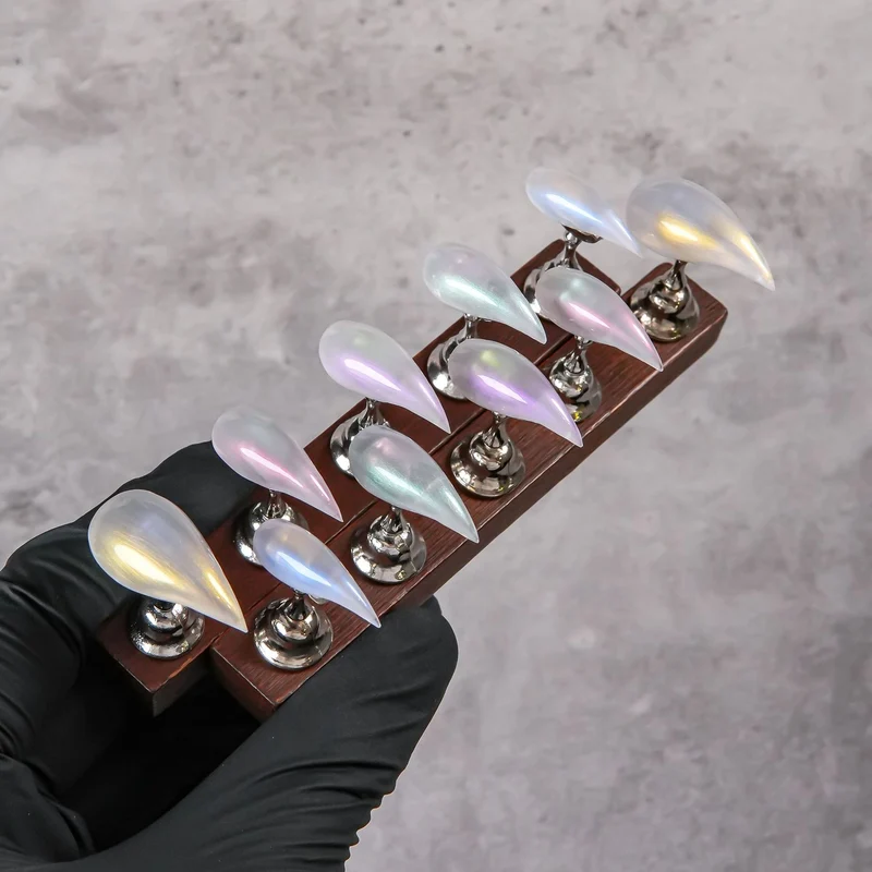 Iridescent Stiletto Druck-Nägel