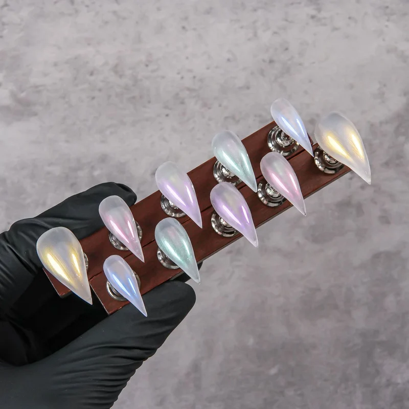 Iridescent Stiletto Druck-Nägel