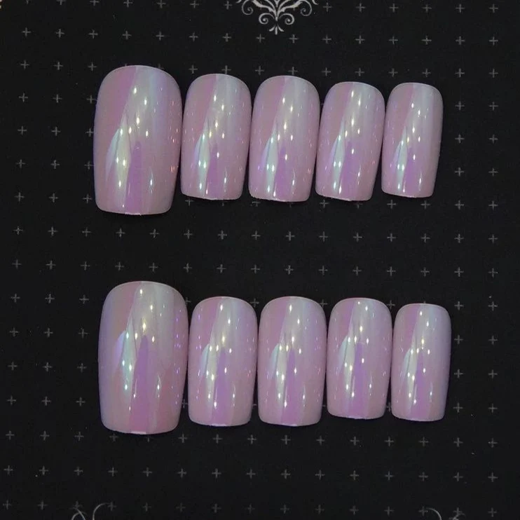 Iridescent Press-On Nagelkunst