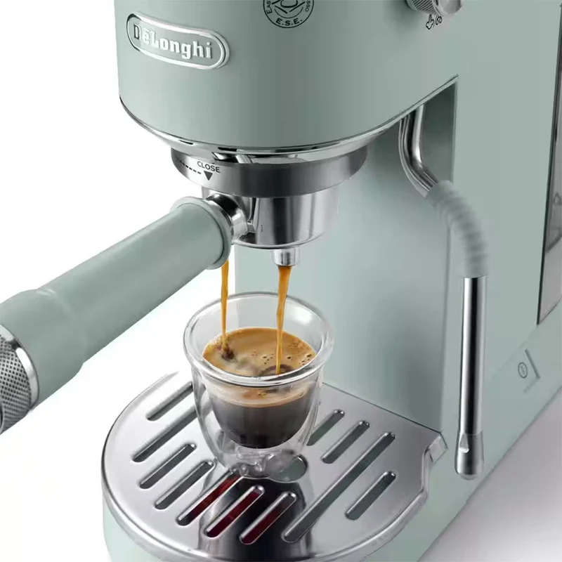 DeLonghi New Dedica Duo Kaffeemaschine - Grün | EC890.GR